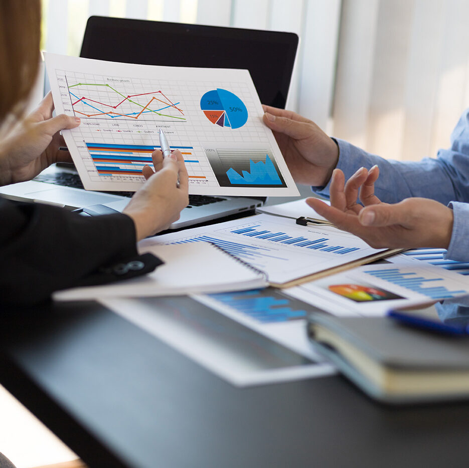 Un cabinet de conseil devient un partenaire de décision du dirigeant et accompagne l’évolution d’une organisation.